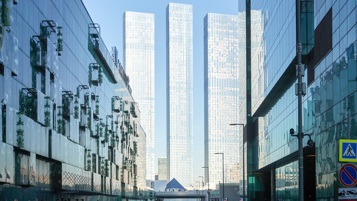 Вжух - и взрыв: Очевидцы рассказывают о падении дронов в Москве