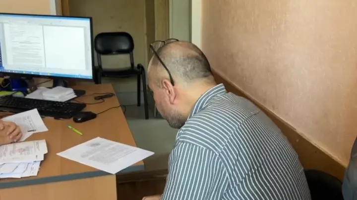 В Новосибирске лишили гражданства и выдворили из страны бывшего имама