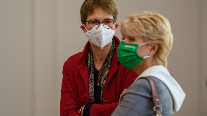 На улицу - в маске: ВОЗ ужесточила правила ношения масок