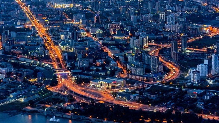 Директор Музея смерти в Новосибирске станцевала у гроба и покорила интернет