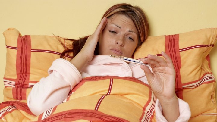 Лихорадка под 40, пневмония: Врач предупредил о признаках тяжёлого гриппа