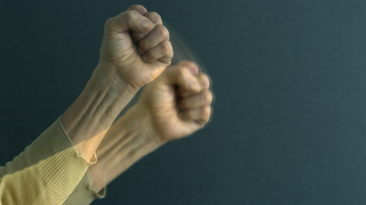 Буйного жителя Самарской области будут судить за домашнее насилие