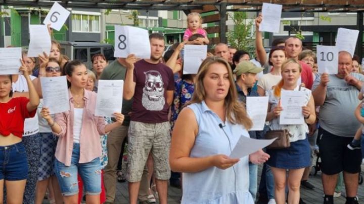 В Челябинске жители крупного микрорайона требуют включить уличные фонари к учебному году