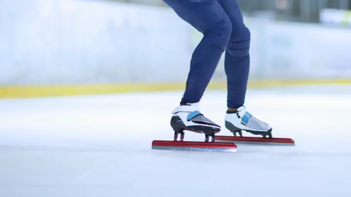 Конькобежке из России вручили подарок на Олимпиаде-2026 и затем забрали