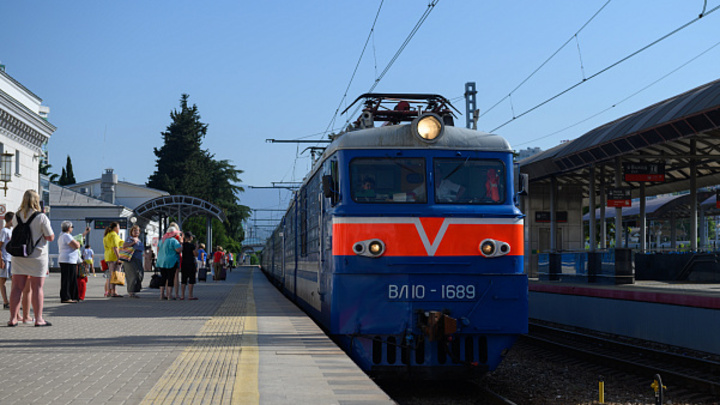 На туристическом поезде Сочи с конца апреля прокатились 7,5 тыс. человек