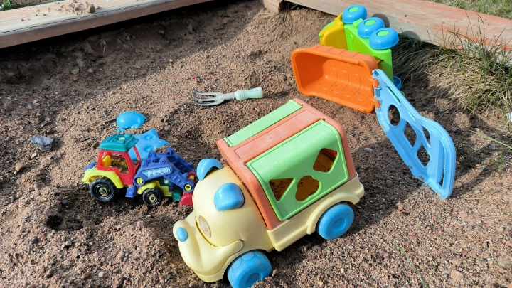 Парень с ножом пытался ворваться в детский сад в Казани: Отцы предотвратили беду