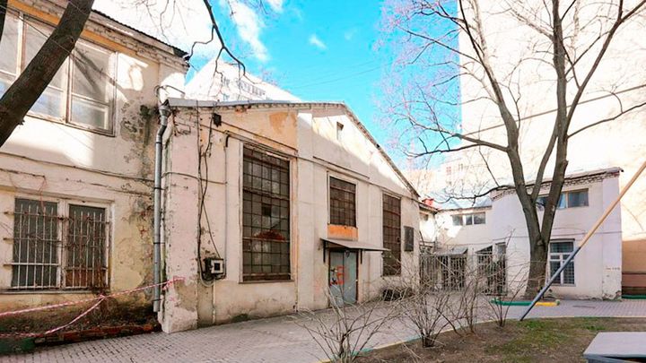 Реставраторы нашли в центре Москвы тайник с головами Ленина и Сталина