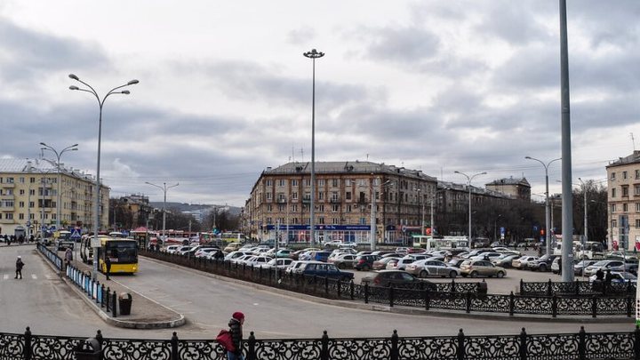 В Новокузнецке с привокзальной площади исчезнет парковка