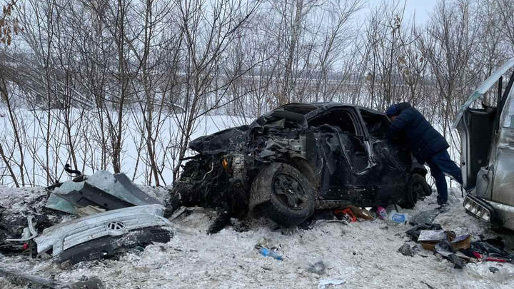 В Самарской области столкнулись две легковушки: двое погибли, четверо ранены