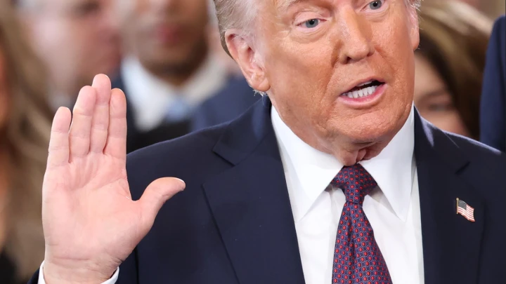 Вот тебе и свой парень. Трамп начал угрожать России