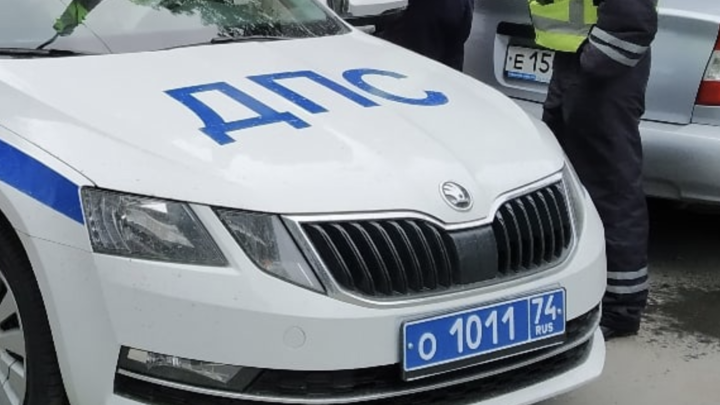 В Челябинской области подростки на мотоцикле врезались в автомобиль ГИБДД