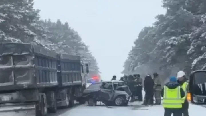 Пострадали шесть человек: в Троицком районе столкнулись ВАЗ и минивэн