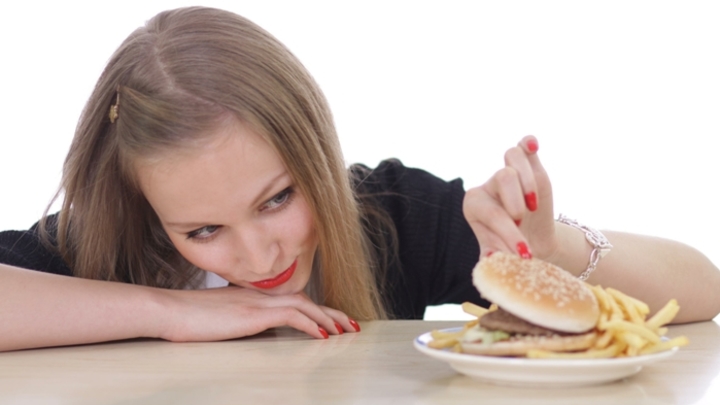 Диетолог Ирина Мансурова рассказала о главных ошибках всех худеющих