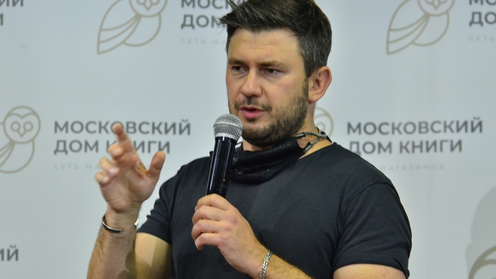 Народ не тот, просто овощи: Дмитрий Глуховский требует "не врать и не бояться" Народ не тот, просто овощи: Дмитрий Глуховский требует "не врать и не бояться"