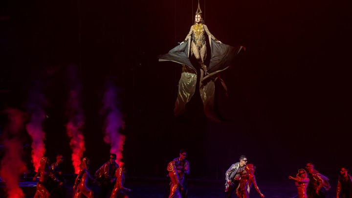 Гостью голой вечеринки прогонят по протоколу для мигрантов