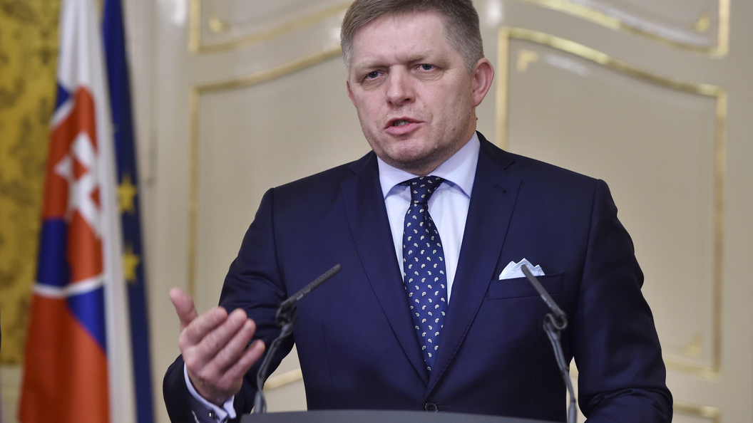 Операция Преемник: Кабмин Словакии покидает премьер Роберт Фицо Операция Преемник: Кабмин Словакии покидает премьер Роберт Фицо