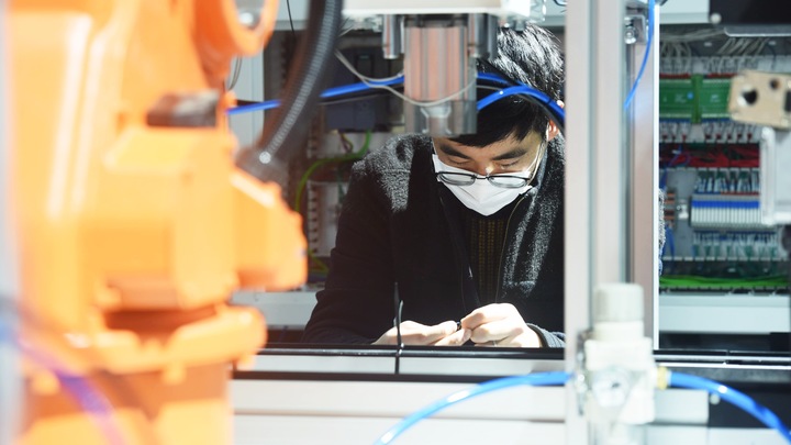 Коронавирус вышел из-под контроля человечества. Нужен план, чтобы избежать катастрофы