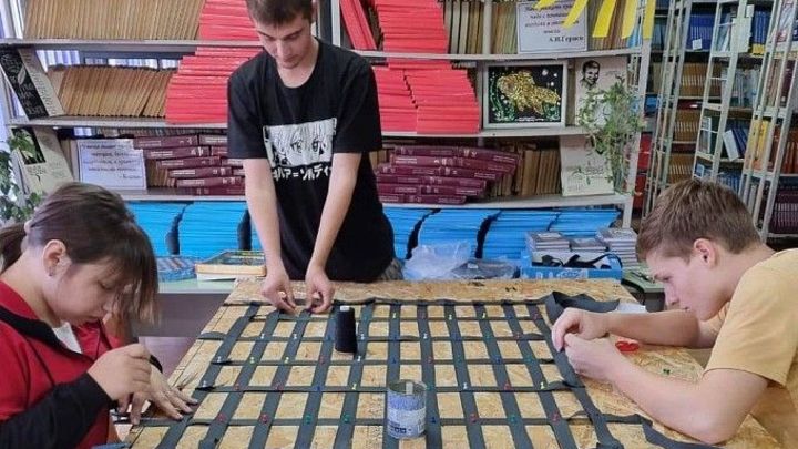 Студенты оказывают поддержку бойцам СВО даже во время праздников