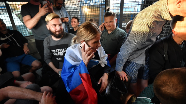 Сама провокатор, а муж поддерживает украинских карателей: Соболь расскажет всю правду о Путине