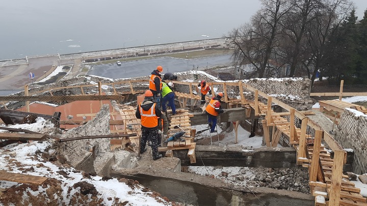 Чкаловская лестница в Нижнем Новгороде вновь покрылась трещинами