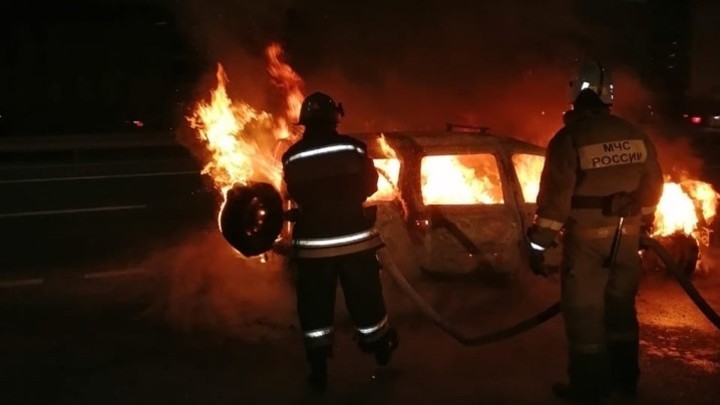 На дорогах Владимирской области в ночь на 30 октября сгорело два автомобиля