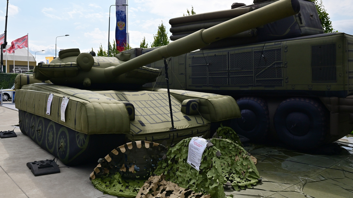 Надувные русские танки Т-72 появились на фронте СВО: почему это хорошо