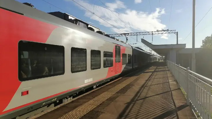 С 2027 года в пассажирских поездах начнет работать спутниковый интернет