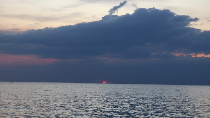 В Анапе на дне моря нашли тело 16-летнего школьника со смертельным грузом на шее