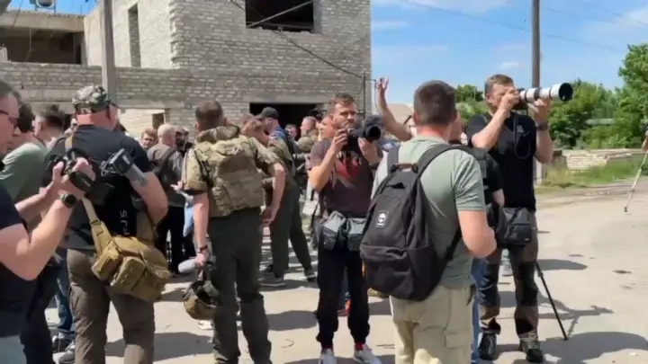 Прятали слёзы: Лантратова рассказала об эмоциях журналистов, приехавших в Старобельск
