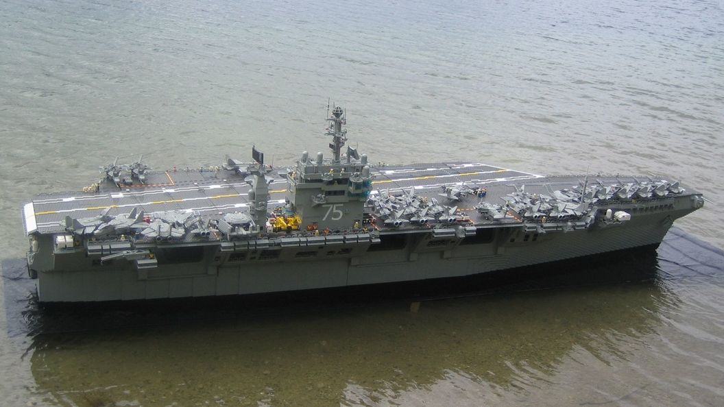 Так можно и на войну не успеть: Ударная группа ВМС США не торопясь начала двигаться к Сирии Так можно и на войну не успеть: Ударная группа ВМС США не торопясь начала двигаться к Сирии