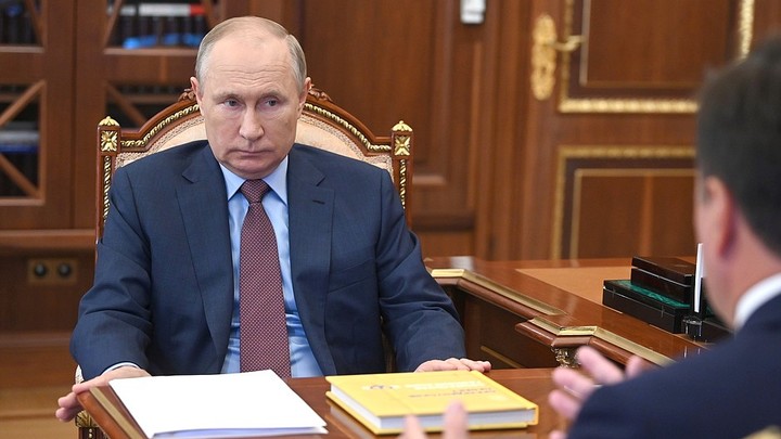 Путин напомнил губернатору Московской области об обязательной вакцинации: У вас есть право