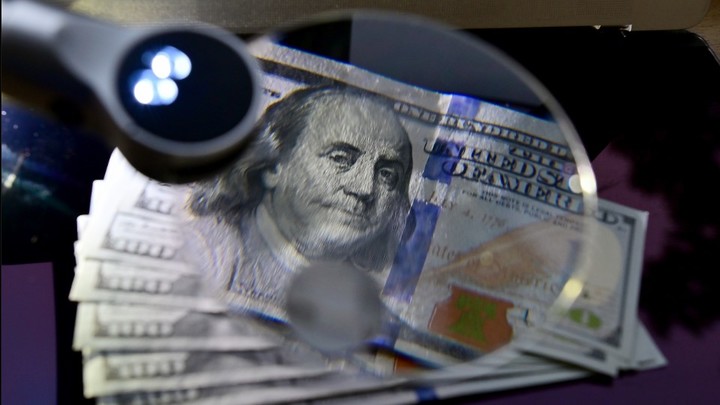 Украинец затребовал от США наглый подарок: Сотни тысяч долларов безвозмездно