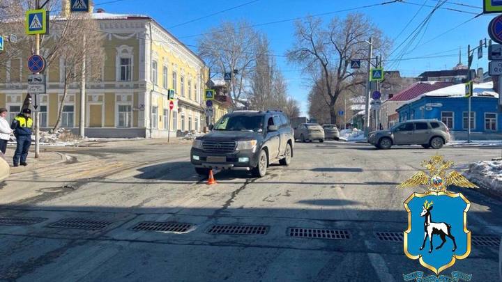 В Самаре на Венцека женщина попала под колёса иномарки