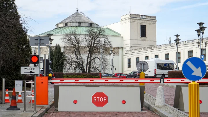Тут вижу, тут не вижу. Польский депутат обвинил Сикорского в лицемерии после его слов о Путине