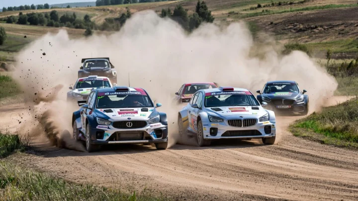 Огненная смерть на трассе: гонщик сгорел после столкновения с деревом на ралли в Польше