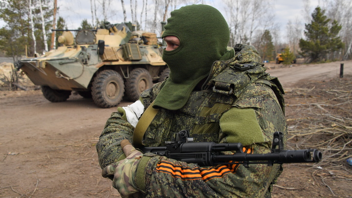 На Украине заявили об адской ночи для ВСУ: ЧВК Вагнер прорвалась к трассе Т-0504 - Видео