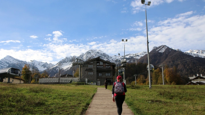Юрист Давид Адамс объяснил, что делать если болезнь внезапно застала за границей