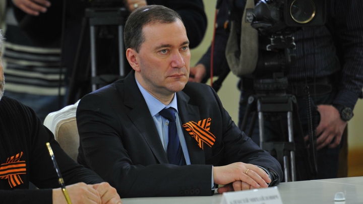 Арестович опять “переобулся” и стал хвалить русских, ругая украинцев