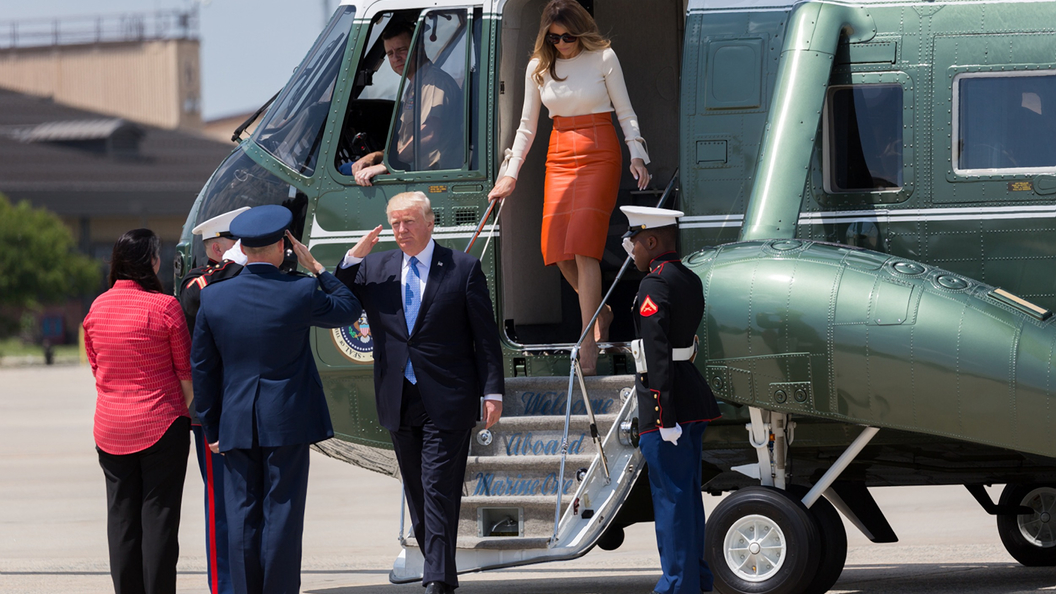 СМИ рассказали, как вертолет Трампа потерял пропеллер СМИ рассказали, как вертолет Трампа потерял пропеллер
