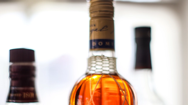 Индустрию виски накрыл кризис: Мировые производители останавливают производство