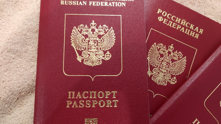 Жителей регионов России предупредили о приостановке выдачи биометрических паспортов