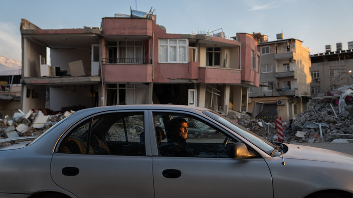 После землетрясения Турции грозит новая беда: Онищенко посоветовал воздержаться от поездок