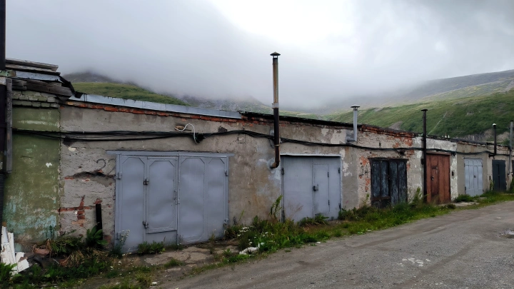 В Кемерове демонтируют незаконно установленные гаражи