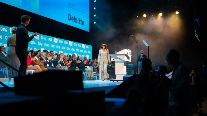 Бомбить семьи - нормально, да?: Королева Иордании строго отчитала американские СМИ