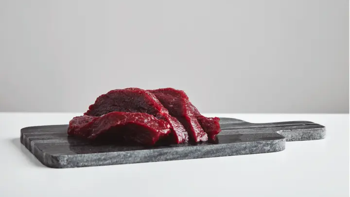 Мясо в рационе — фактор долголетия: новые данные китайских ученых