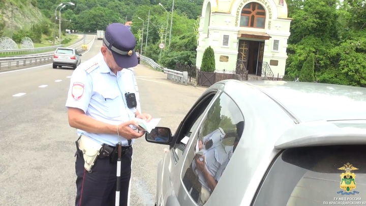 В Апшеронском районе во время рейда арестовали сразу 13 автомобилей за неуплату налогов и штрафов
