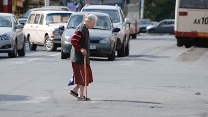 В Чите 74-летняя нарушительница из-под колёс Тойоты отправилась в больницу