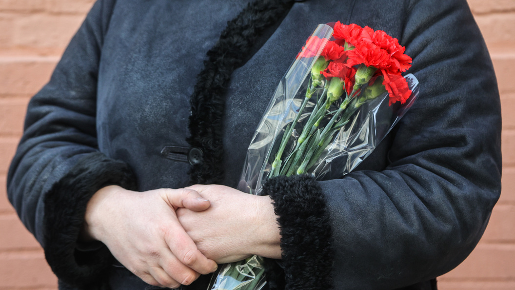 Умершую россиянку. Женщины купаются в ванной фото. Умершую россиянку. Умершую россиянку. Сотрудники отеля в мексике.