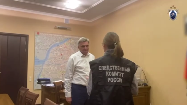 Экс-главе Адмиралтейского района запретили появляться на бывшей работе