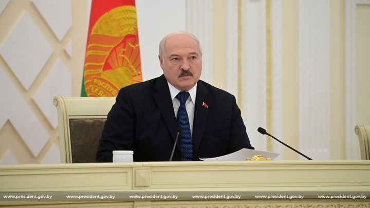 Шойгу подписал договор с Хрениным. Далее – встреча с Лукашенко во Дворце Независимости